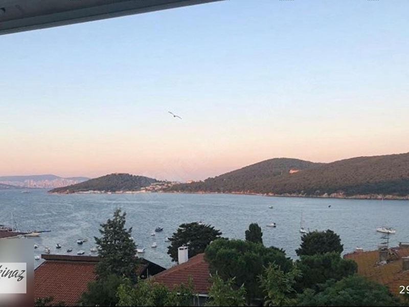 Burgazada adalar deni̇z manzarali mobi̇lyali şik dai̇re 3+1 160 m2