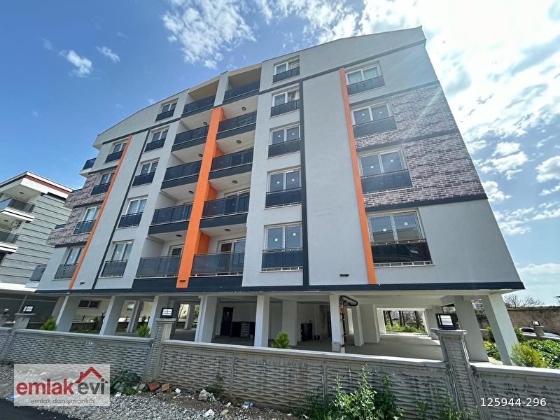 Ata mahallesinde kombili yerden isıtmalı ebeveyn banyolu satılık sıfır 3+1 lük daire