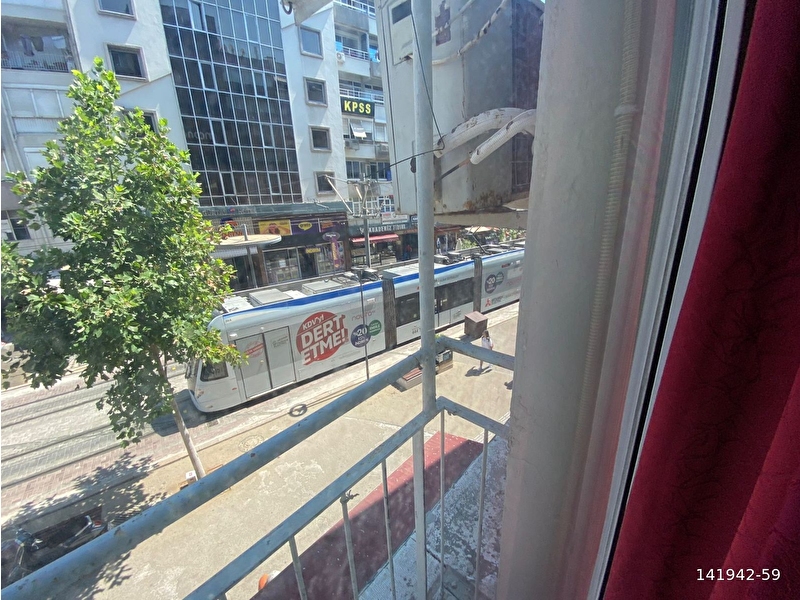 Antalya üçgen mah markantalya yakini tramway caddesi̇ üzeri̇ 3+1 geni̇ş dai̇re kaçmaz firsatli