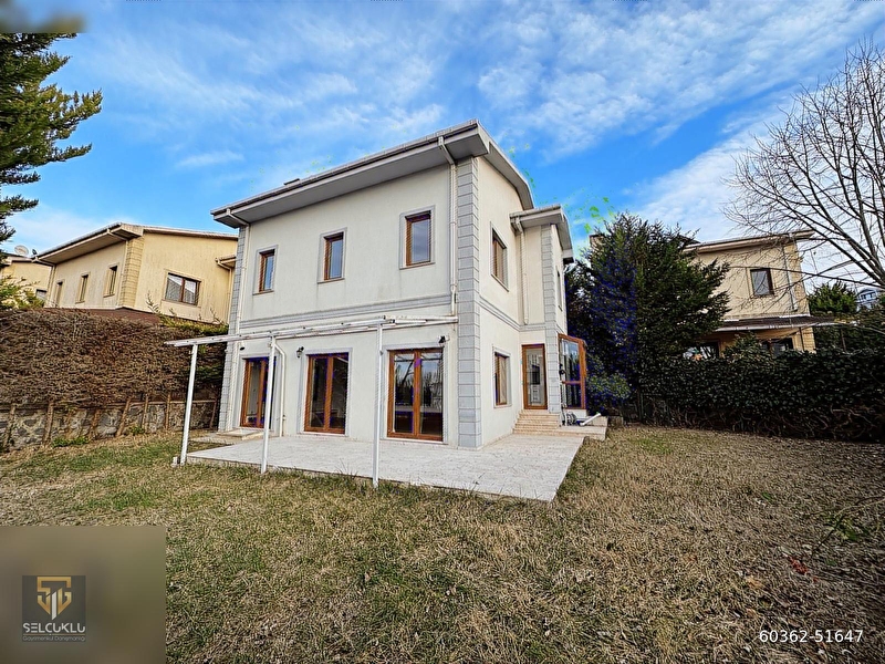 Zekeriyaköy seçkin sitede,tam müstakil, 6+1, 610m² şık villa