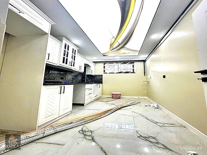 Gk'dan merkezi̇ konumda aci̇l satilik 2+1 bahçe kat dai̇re firsati !!!!