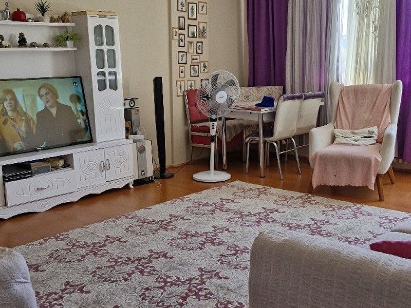 Yeni̇kent küme evleri̇nde satilik 3+1 dai̇re