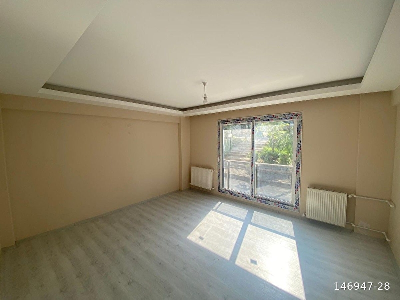 Konumevden karabağlar eserkent taksi̇ duraği yaninda doğalgaz li 2+1 sifir  dai̇re!