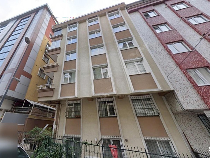 Beg yapi dan kocasi̇nanda caddeye bi̇r bi̇na 3+1 ön cephe dai̇re
