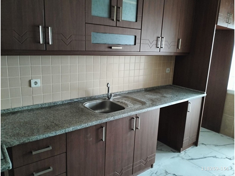 İzmir buca buca koop mahallesi batı çıkışı üzerinde doğalgazlı  3+1 tadilatli ki̇ralik dai̇re
