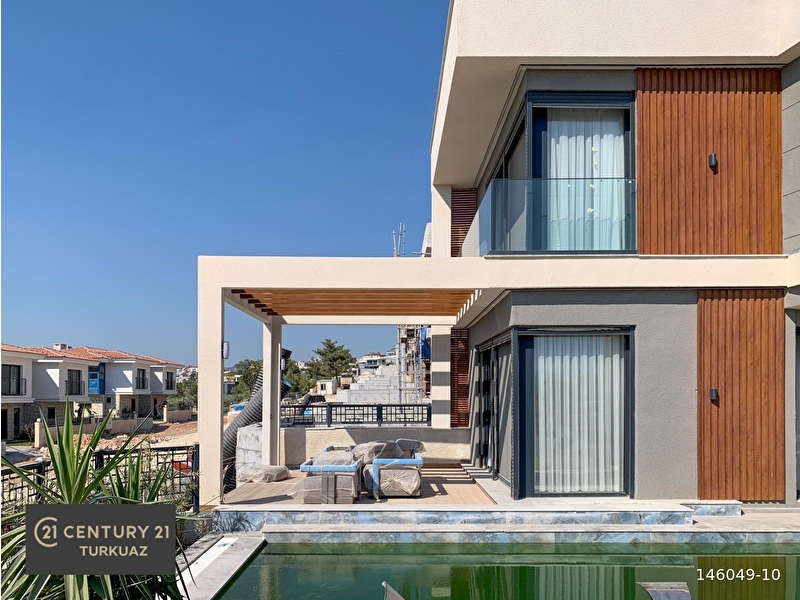 Kuşadası karaova da deniz manzaralı satılık ultra lüx villa
