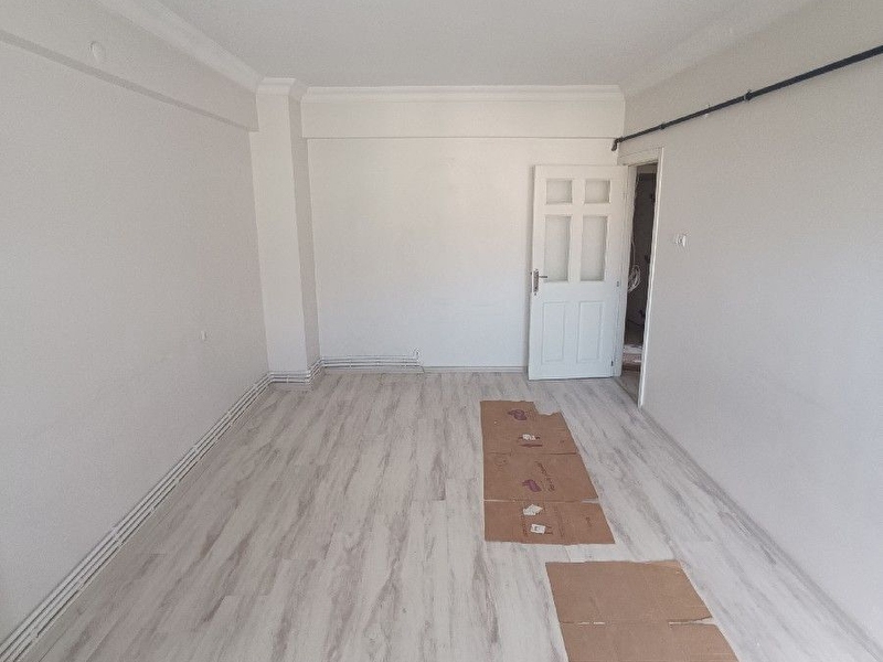 Ferah dai̇re (memur ai̇le i̇çi̇n uygundur)+[bayan öğrenci̇]