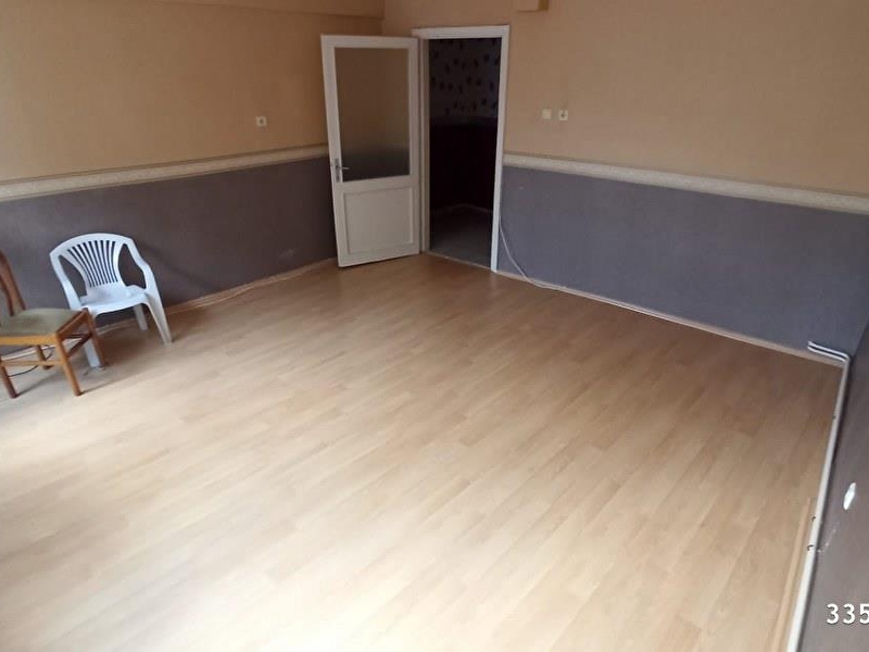 1 650 Tl Bescesmeler Meydanda Genis 2 1 Kombili Kiralik Daire
