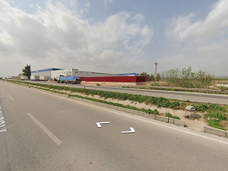Zorlu'dan e5 karayolu üzeri̇ sanayi̇ i̇marli i̇nş açik tek tapu arsa
