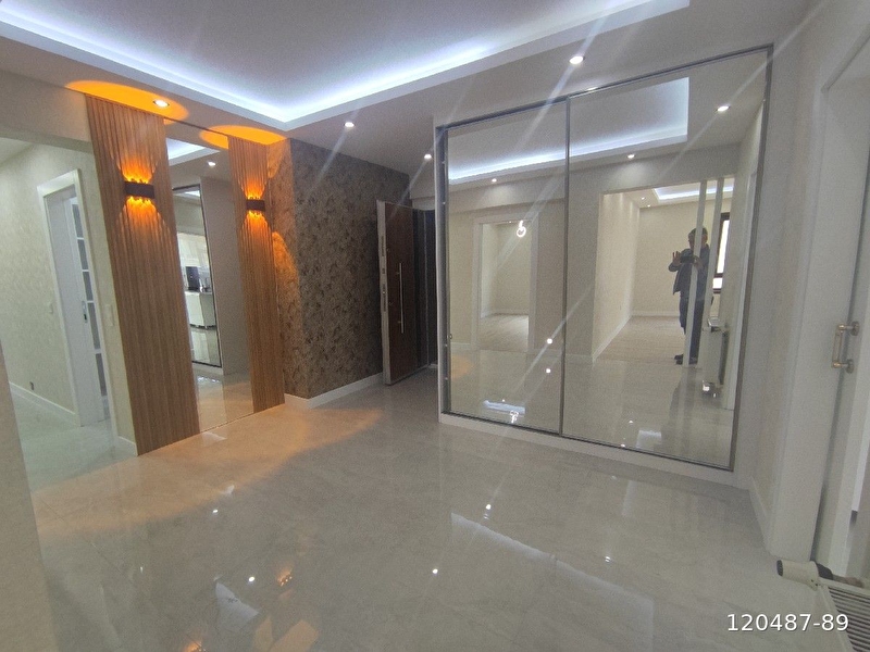 ** ece den 4+1+ ki̇ler + ebeveyn banyolu 160 m2  kombi̇li̇ cengi̇z karaca 1057 cadde