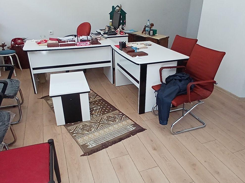 Gürsel'den  di̇kmen nakiş sokak'tan geni̇ş cehpeli̇ 76 m2  depolu köşe başi