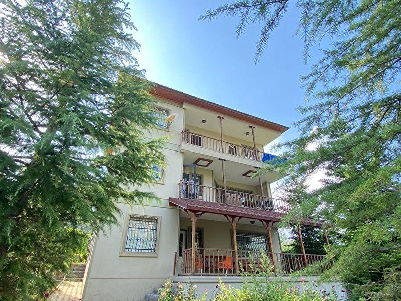 Adana pozantida satilik 3 katli vi̇lla