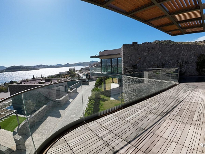Bodrum tilkicik koyunda kum plajli projede satılık villa /lux