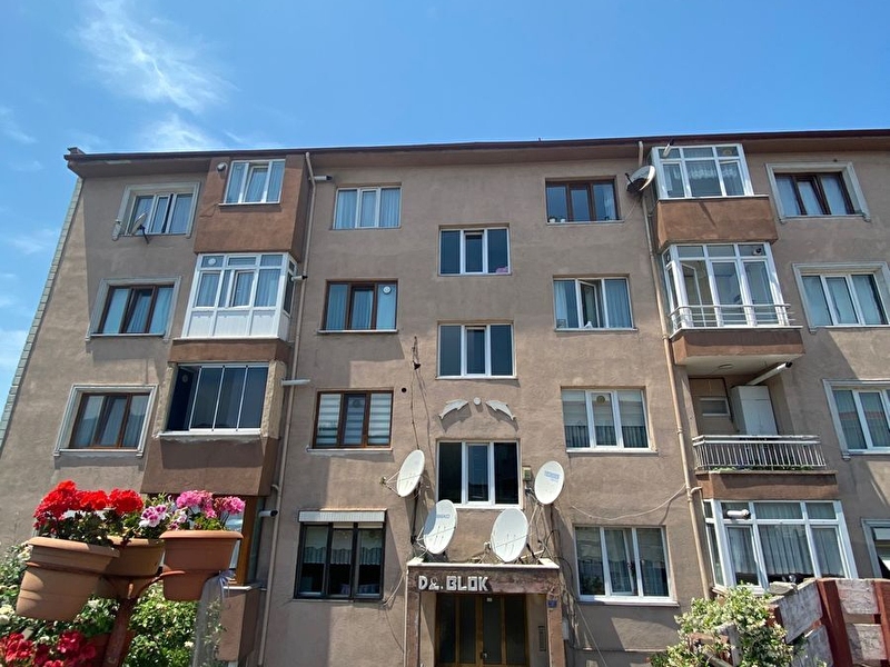 Zonguldak ki̇li̇mli̇ hi̇sar arkasi’nda ki̇ralik deni̇z manzarali 2+1 dai̇re