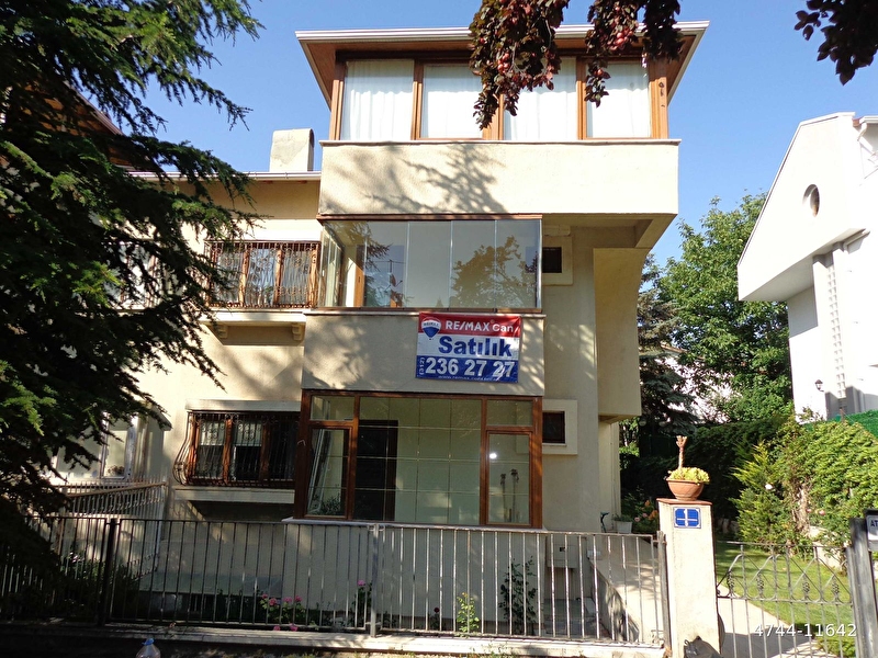 Çayyolu koru satilik atakent si̇t.bi̇lfen yani i̇ki̇z vi̇lla