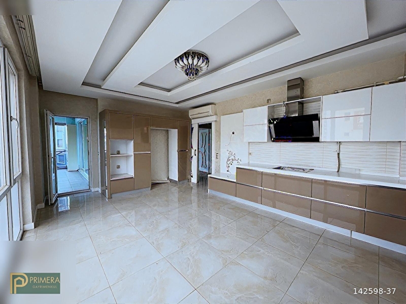 Pri̇mera'dan şehi̇rgösteren'de 5+1 350m² katta tek dai̇re