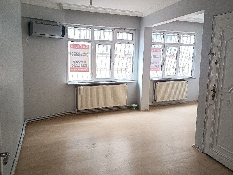 Merkezi̇ yerde ful yapili (boş) dai̇re. cerrahpaşa hastanesi̇ karşinda.