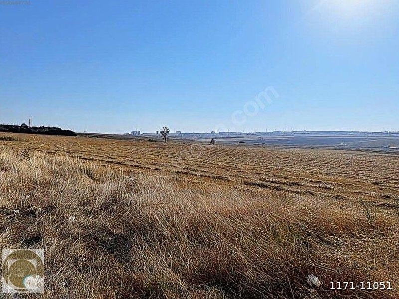 Arsa sahi̇bi̇nden si̇li̇vri̇ mi̇marsi̇nan 26445 m2 arsa