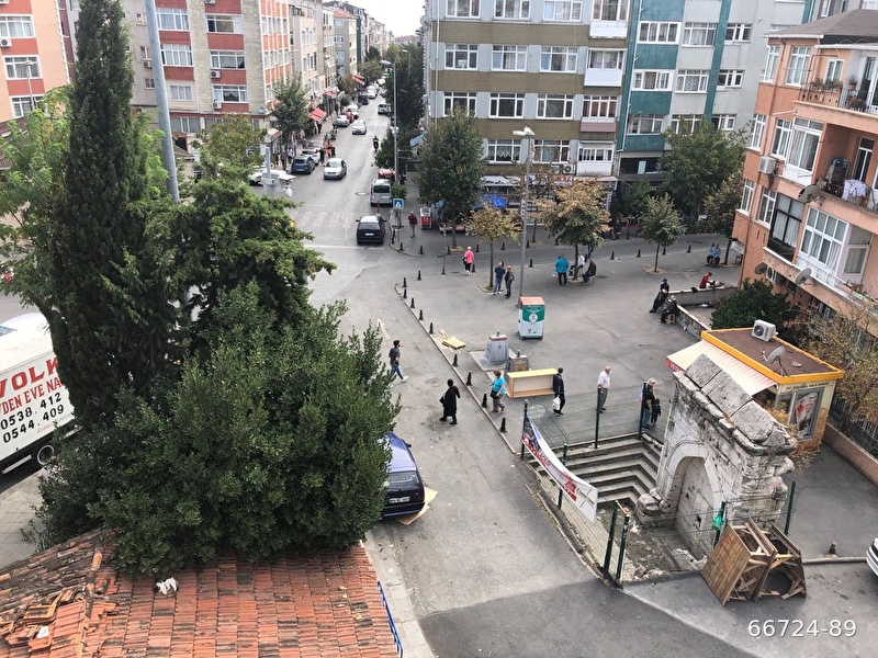 Küçükhamam meydanda 2+1 full yapili köşe dai̇re
