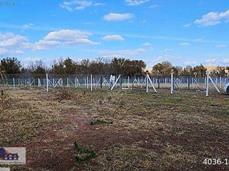 Beynamda  300 m2  hobi̇ bahçesi̇  elekti̇ği̇ suyu bulunan