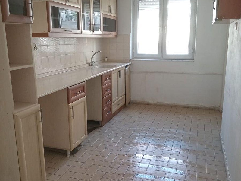 Antalya teomanpaşa caddesi̇nde asansör lü satilik dai̇re