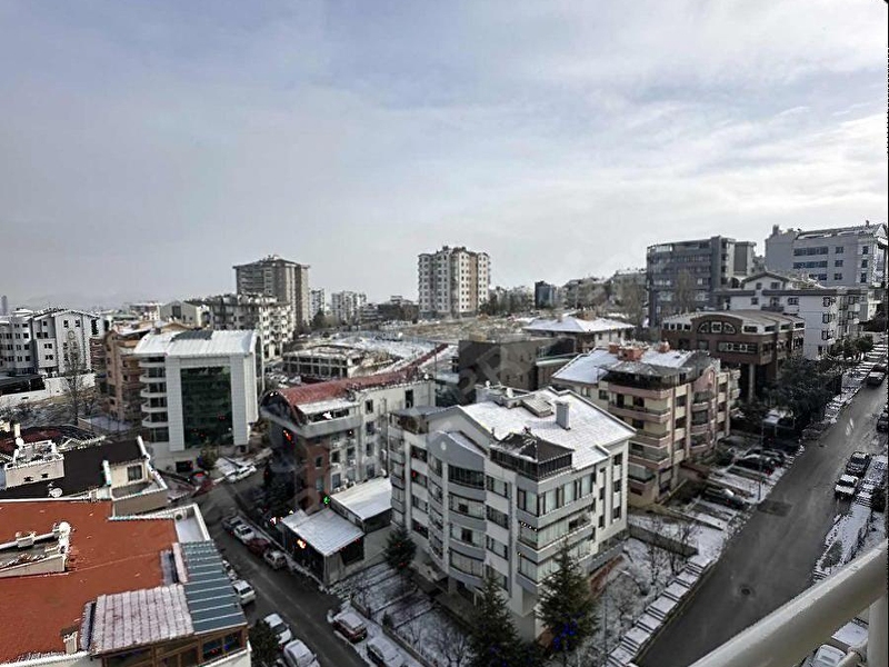 Satilik,çankaya hi̇lal'de 1+1 manzarali dai̇re