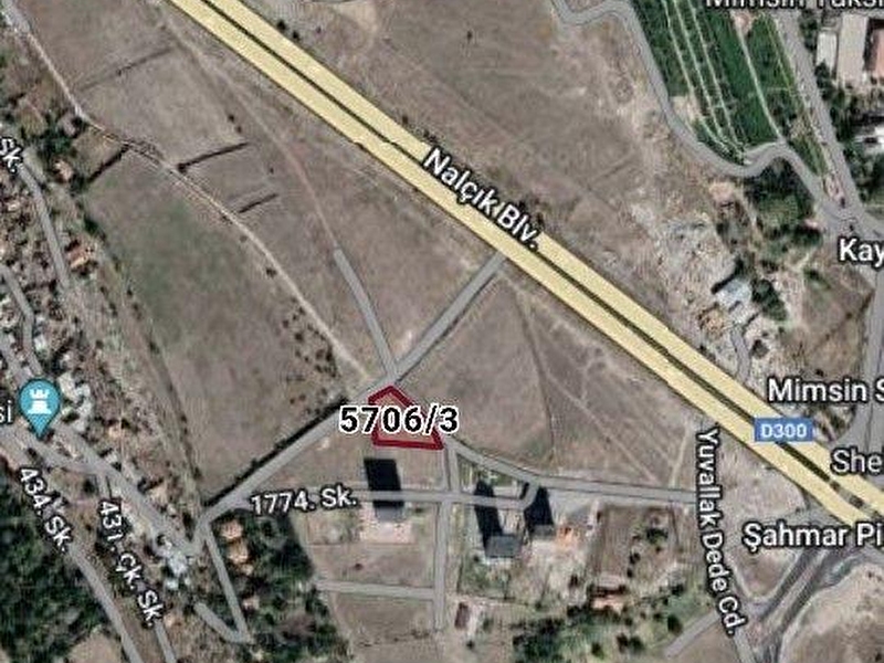 Malatya yolunda hari̇ka konum satlik vi̇lla veya konut arsasi