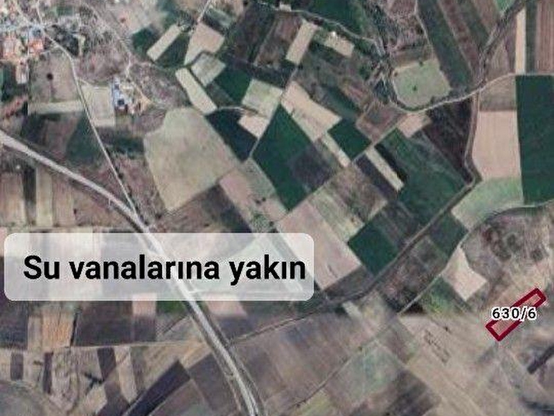 Akören tülcede 5921 m2 müstaki̇l tarla