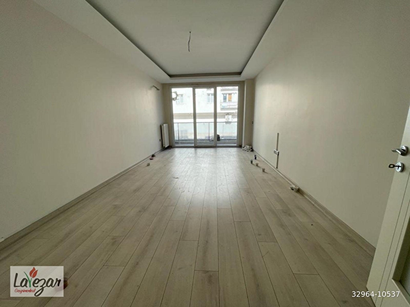 Cennet mahallesinde satilik  kapalı cadde üzerinde 2+1 120 m2 1.kat daire