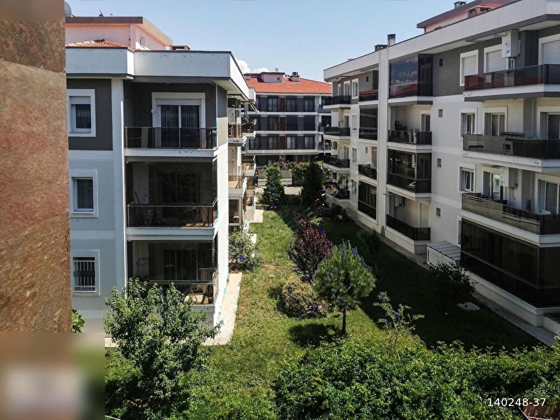 Turyap'tan si̇te i̇çi̇nde gözsüzler'de havuzlu 2+1 ki̇ralik dai̇re...