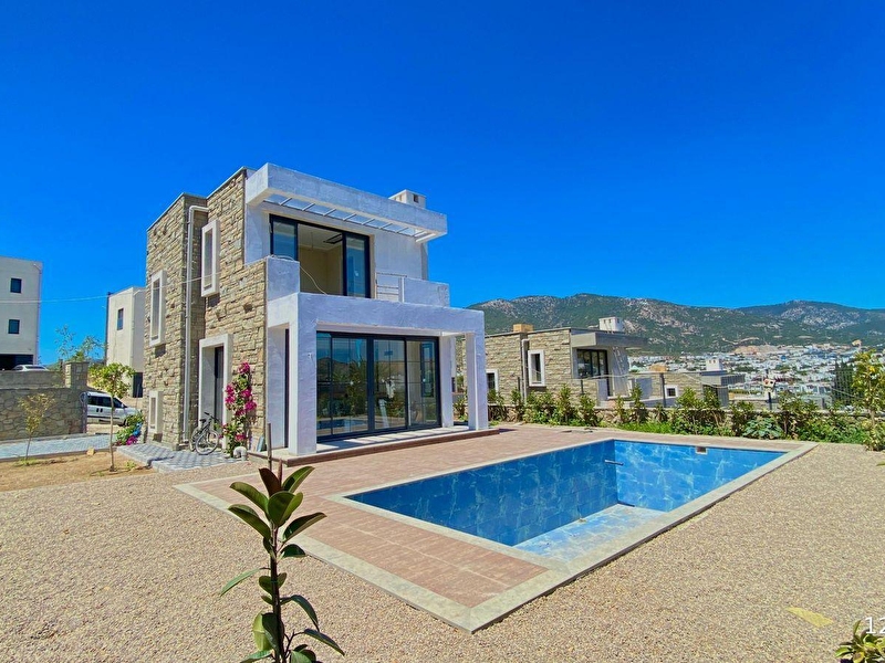 Ortakent'te satılık butik site i̇çinde 4+1 tam müstakil villa