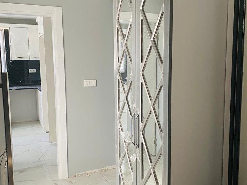 Ni̇lüfer hasanağa'da si̇te i̇çi̇ kat:3 havuzlu 145 m2 lüx aci̇l satilik dai̇re