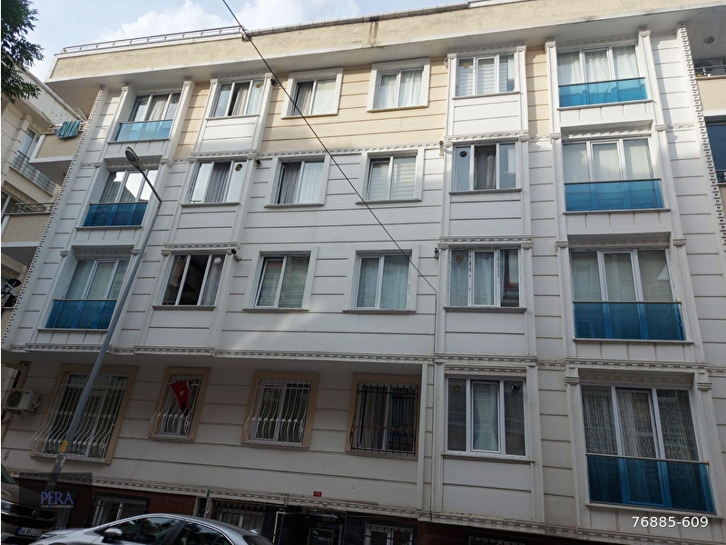 Güzelyurt metrobüse 5 daki̇ka yürüme 2.kat 2+1 95m2 ki̇ralik dai̇re