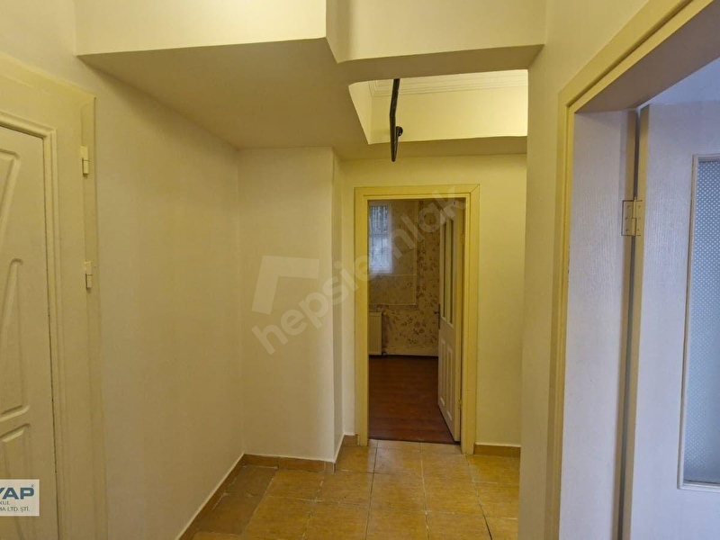 Mecidiyeköy'de Yüksek Giriş Kombili 2+1 Satılık Daire