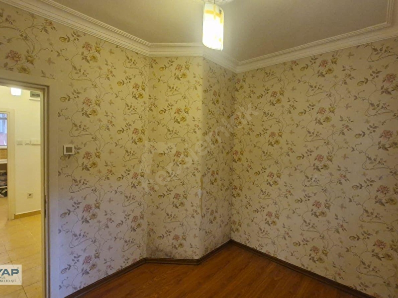 Mecidiyeköy'de Yüksek Giriş Kombili 2+1 Satılık Daire