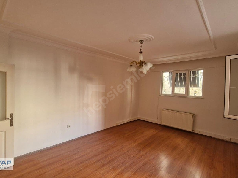 Mecidiyeköy'de Yüksek Giriş Kombili 2+1 Satılık Daire