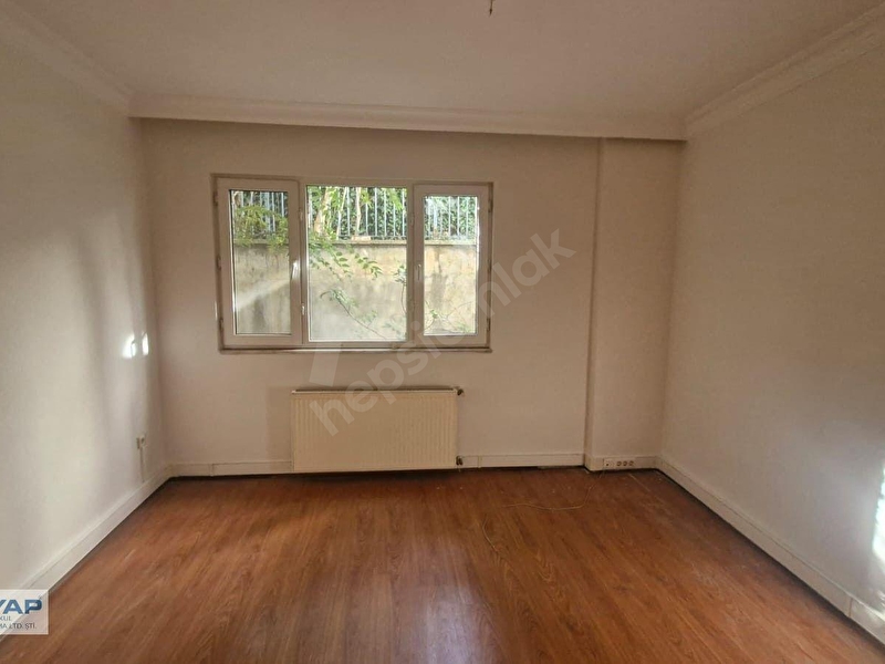 Mecidiyeköy'de Yüksek Giriş Kombili 2+1 Satılık Daire