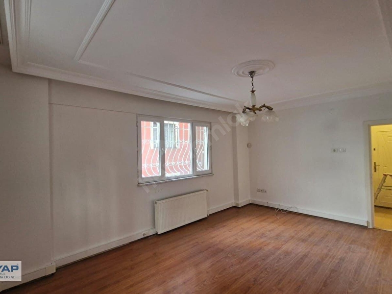 Mecidiyeköy'de Yüksek Giriş Kombili 2+1 Satılık Daire