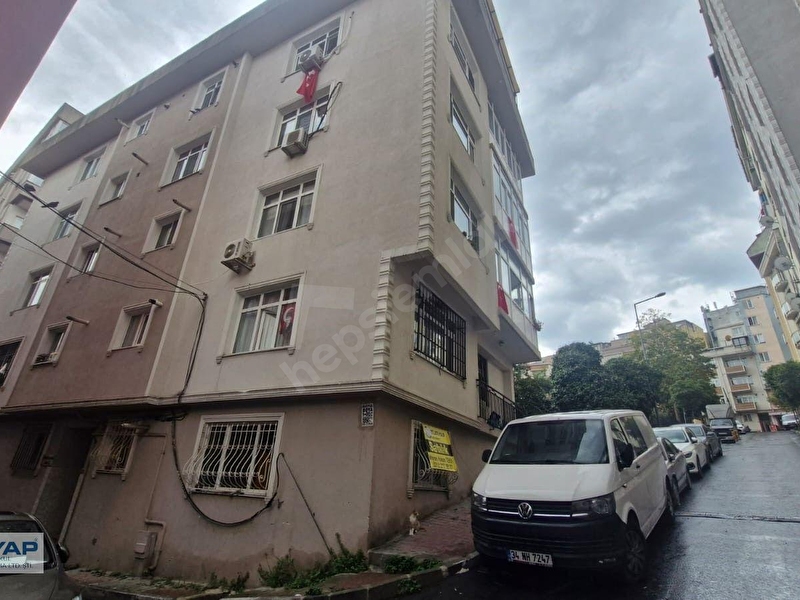 Mecidiyeköy'de Yüksek Giriş Kombili 2+1 Satılık Daire