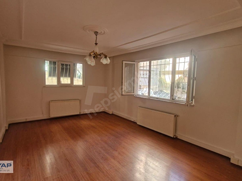 Mecidiyeköy'de Yüksek Giriş Kombili 2+1 Satılık Daire