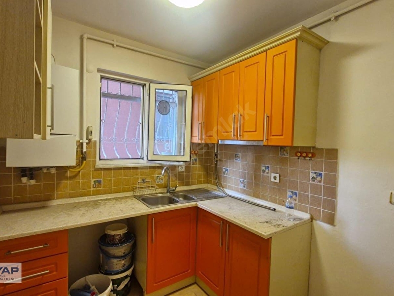 Mecidiyeköy'de Yüksek Giriş Kombili 2+1 Satılık Daire