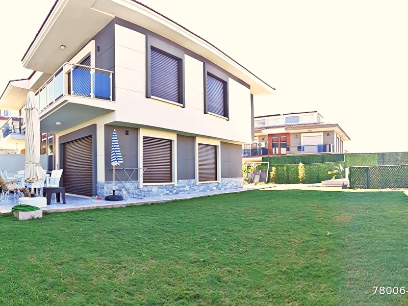 Çeşme şifne'de  satılık villa