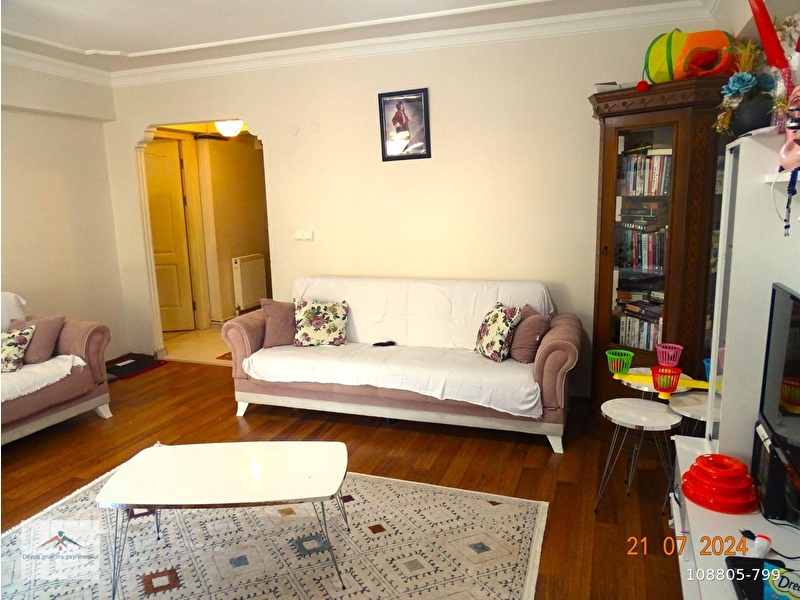 Menemen egekent2de güvenli̇kli̇  si̇tede  3+1 ebeveyn banyolu kombi̇li̇