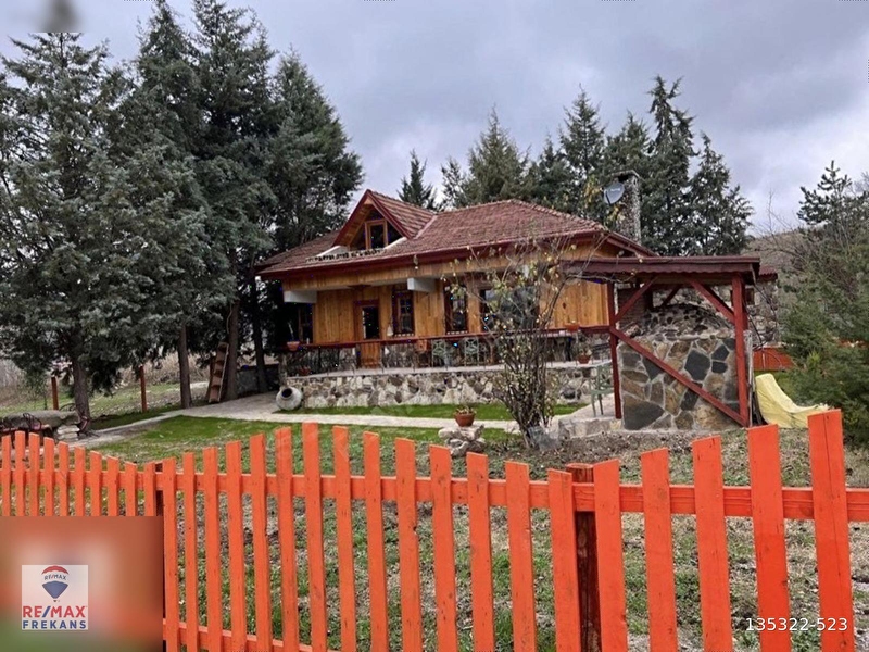 Remax frekans'tan i̇nebeyli̇ vali̇deköprü arasi 14dönüm çi̇ftli̇k evi̇