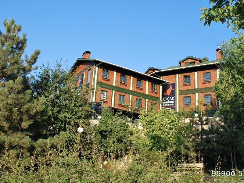 Oran'da elçi̇li̇klere,şi̇rketlere mükemmel, 1700 m2 bi̇na
