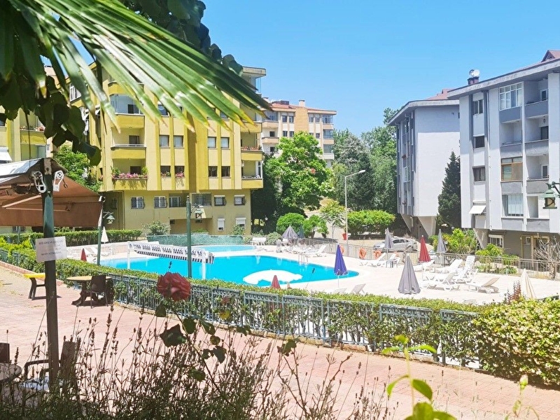 Sarıyer, emlak konut koru evleri' nde deniz manzaralı 3+1 daire