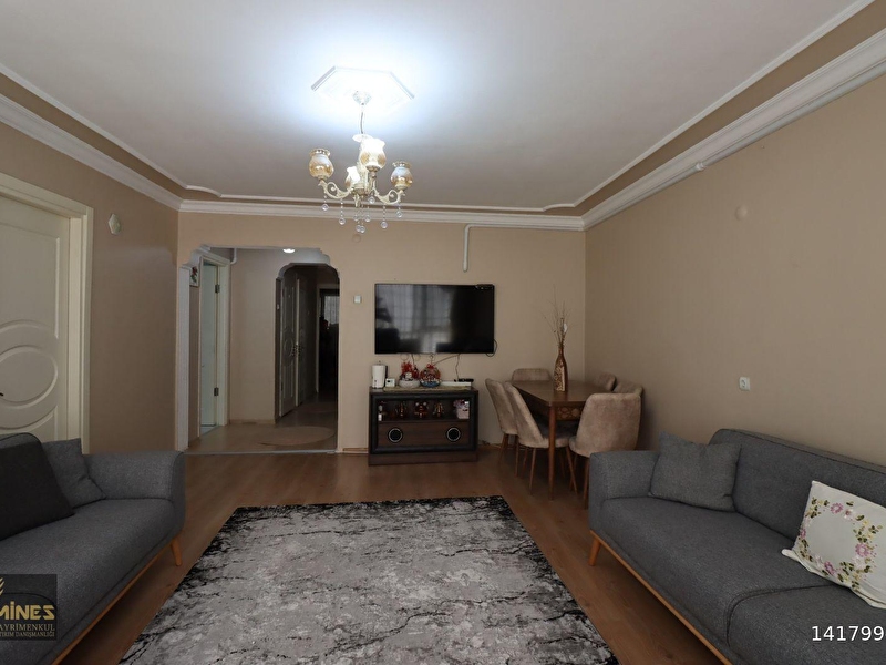 İzmi̇r karabağlar esenli̇k mah. 115 m² 3+1 satilik dai̇re