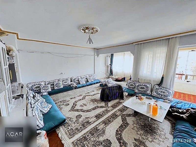 Acar emlak"tan cadde üzeri̇nde son kat ön cephe çarşinin göbegi̇