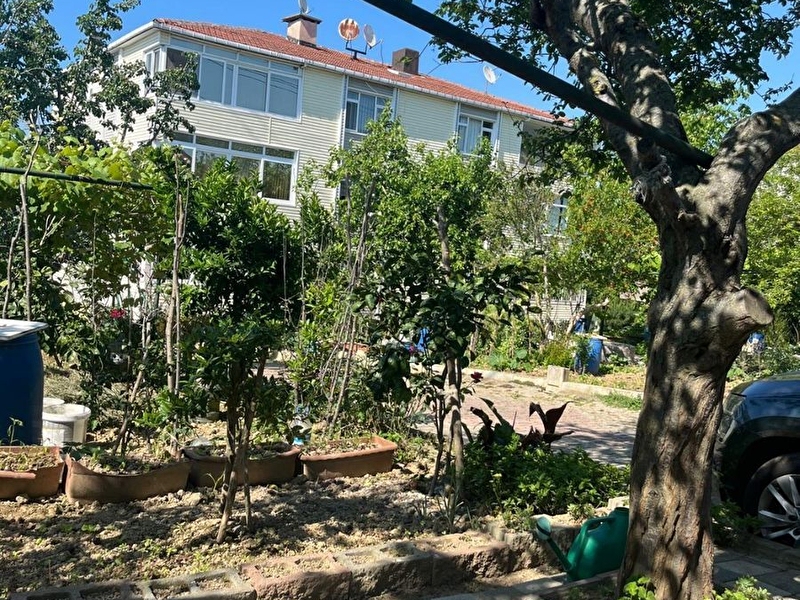 Dürüst emlak'tan örnekköy mahallesi̇nde sadece bayanlara ki̇ralik 3+1 geni̇ş,temi̇z dai̇re