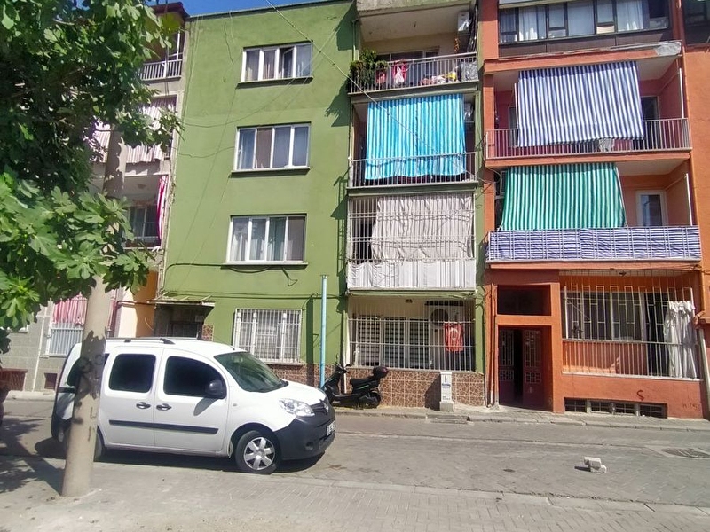 Şahi̇n gayri̇menkulden 402 m2 arsa i̇çersi̇nde satilik komple bi̇na...